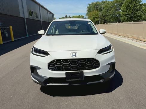 Used 2023 Honda HR-V LX image 3