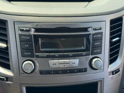 Used 2013 Subaru Outback 2.5i AWD/4WD image 3