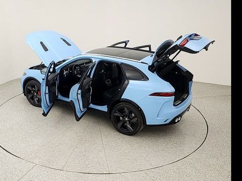 New 2026 Jaguar F-PACE SVR image 39