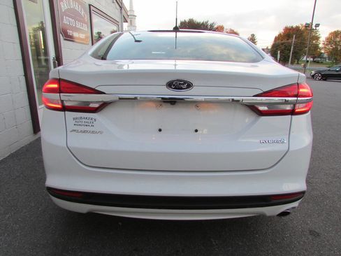 Used 2017 Ford Fusion S image 3