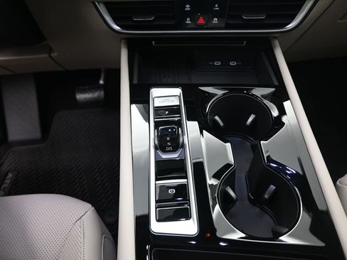 New 2026 Volkswagen Atlas SE FWD image 13