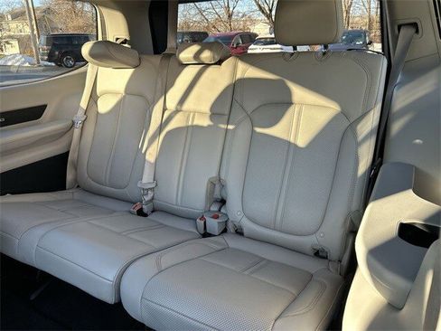 Used 2022 Jeep Wagoneer Series III w/ Premium Group I image 24