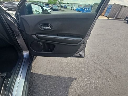 Certified 2021 Honda HR-V LX image 32