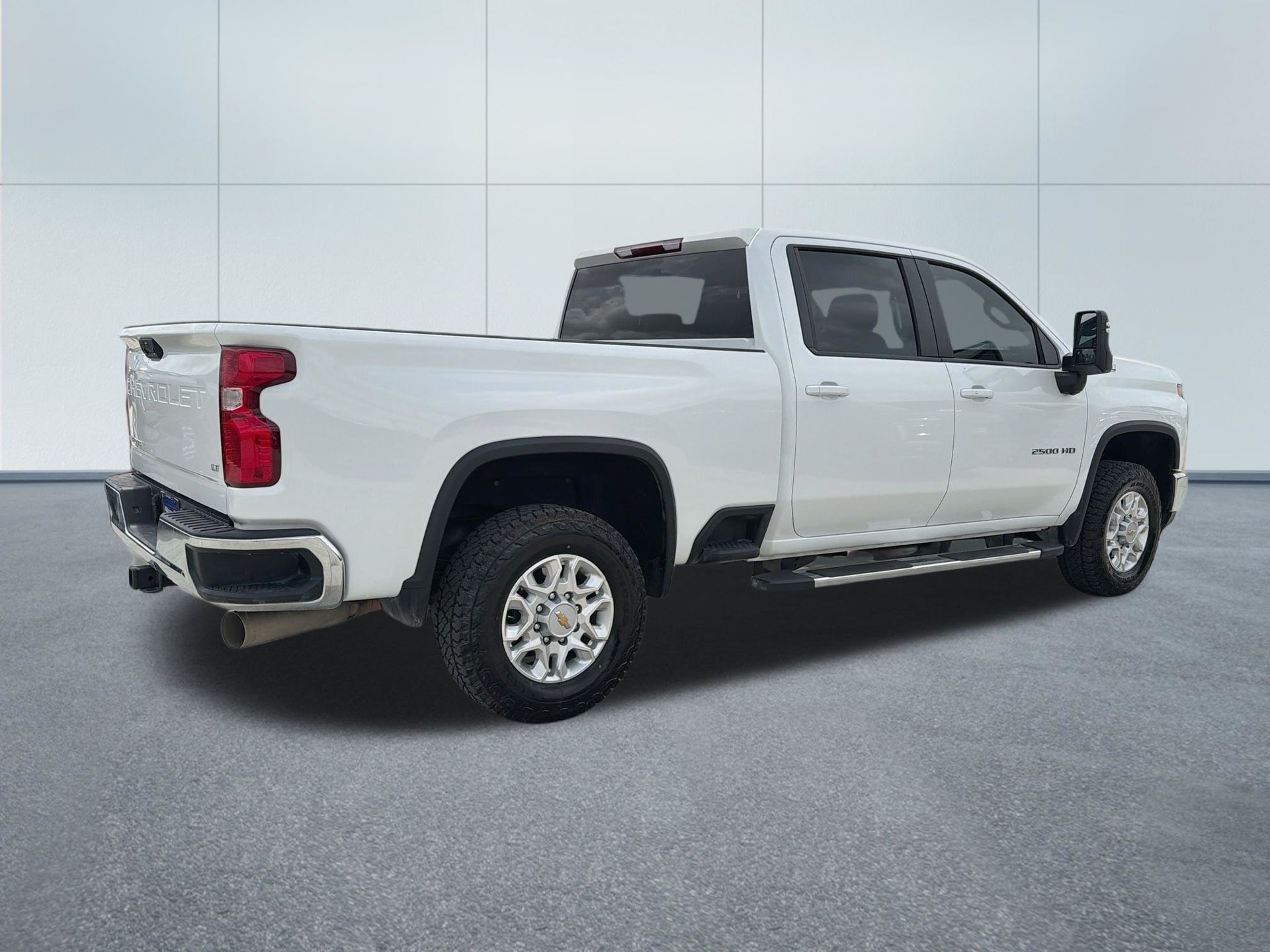 Used 2025 Chevrolet Silverado 2500 LT AWD/4WD image 5