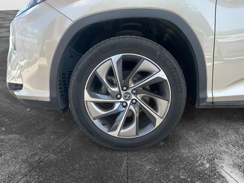Used 2018 Lexus RX 350L Luxury w/ Accessory Package FWD image 9