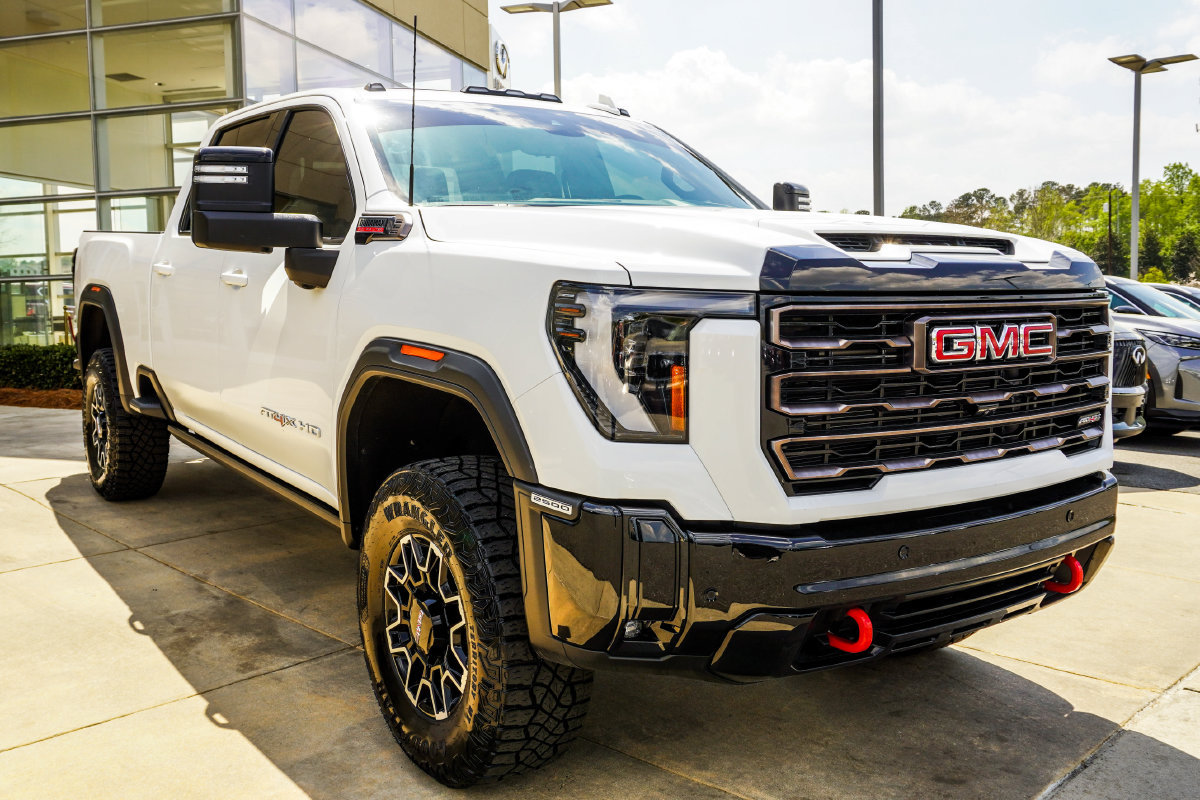 Used 2026 GMC Sierra 2500 AT4X AWD/4WD image 4