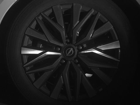 Used 2025 Nissan Altima 2.5 SV image 12