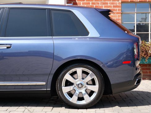 Used 2023 Rolls-Royce Cullinan w/ Cullinan Package AWD/4WD image 23