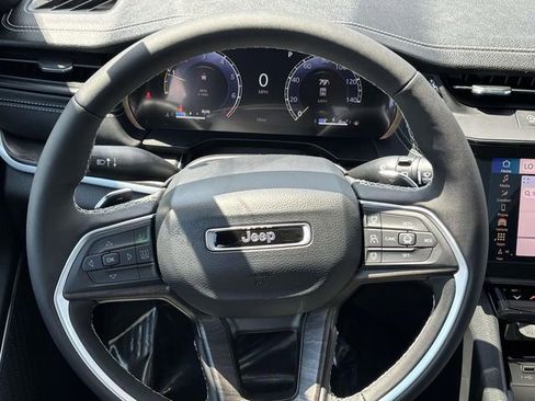 New 2026 Jeep Grand Cherokee L Limited AWD/4WD image 11