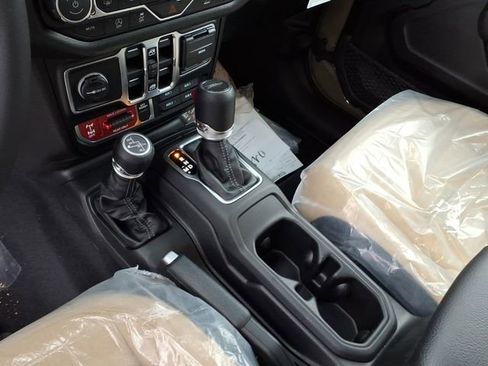 New 2026 Jeep Gladiator Willys AWD/4WD image 14