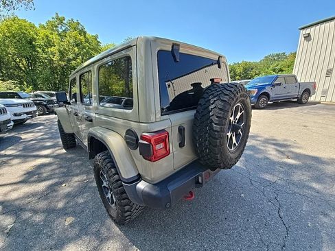 Used 2022 Jeep Wrangler Unlimited Rubicon w/ Steel Bumper Group AWD/4WD image 5