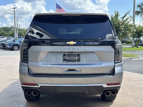 Used 2025 Chevrolet Suburban Premier RWD image 4