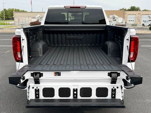 Used 2024 GMC Sierra 1500 AT4 image 11