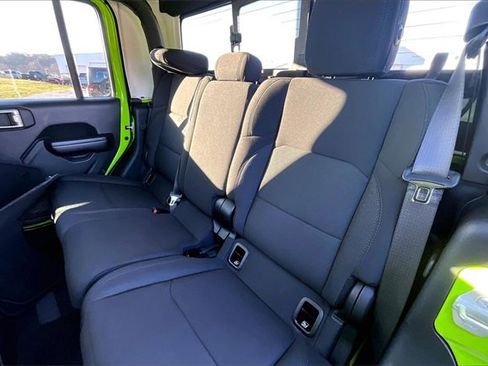 Used 2021 Jeep Gladiator Willys image 26