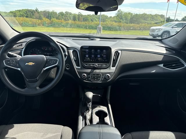 Used 2025 Chevrolet Malibu LT FWD image 13