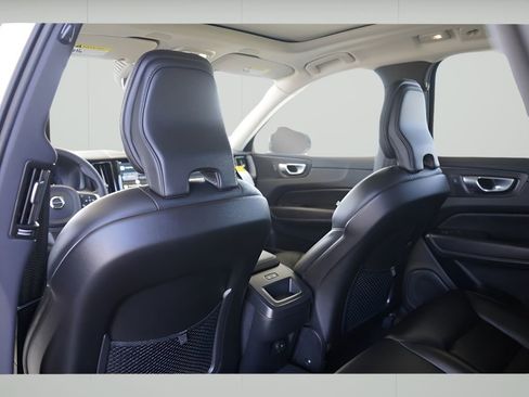 New 2025 Volvo XC60 B5 Core w/ Climate Package image 19
