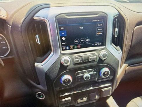 Used 2019 GMC Sierra 1500 SLT AWD/4WD image 9