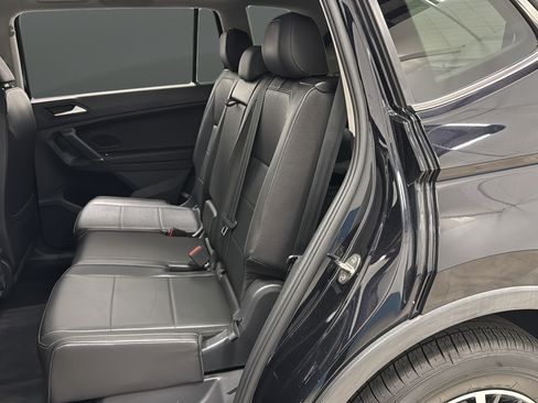 Used 2020 Volkswagen Tiguan SE w/ Panoramic Sunroof Package FWD image 22