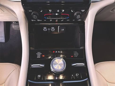 Used 2023 Jeep Grand Cherokee Overland image 18