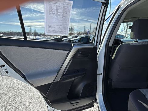 Used 2015 Toyota RAV4 LE image 22