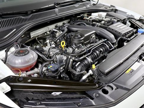 Used 2025 Volkswagen Jetta SE w/ Sunroof Package image 24