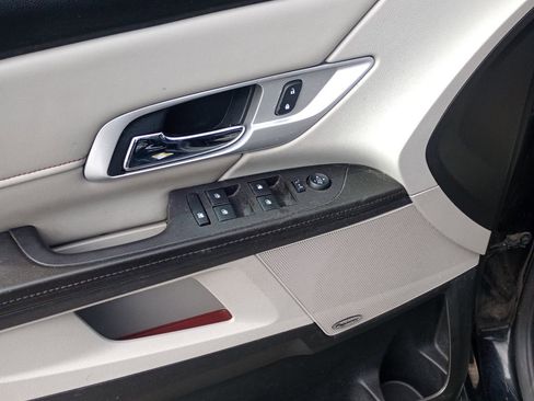 Used 2017 GMC Terrain SLE w/ Convenience Package image 12