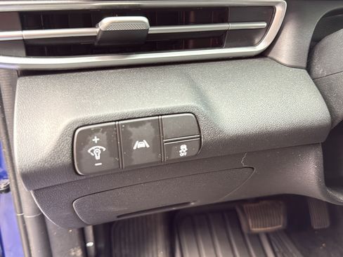 Used 2023 Hyundai Elantra SEL w/ Convenience Package FWD image 17