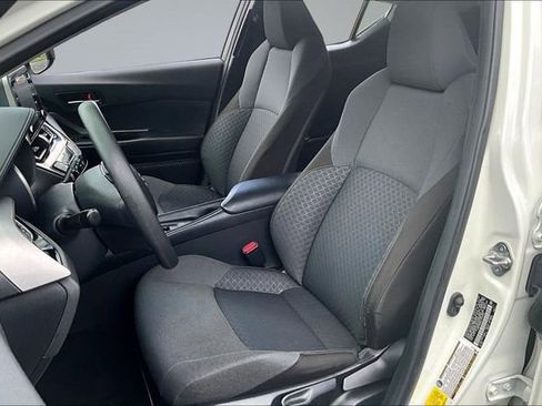Used 2020 Toyota C-HR LE FWD image 19
