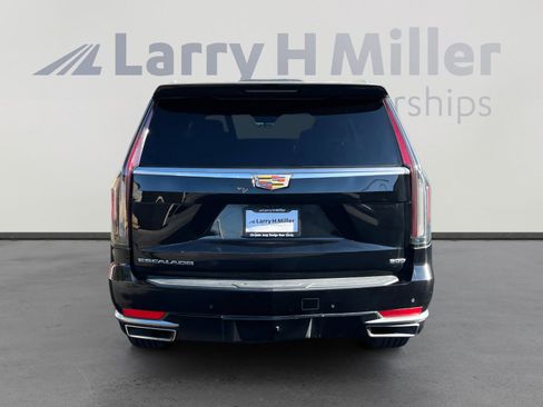 Used 2021 Cadillac Escalade Premium Luxury w/ Performance Package AWD/4WD image 4