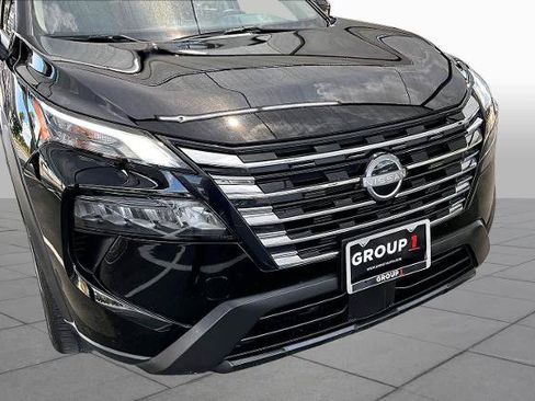 Certified 2025 Nissan Rogue SV FWD image 29