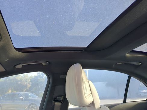 Used 2025 Mercedes-Benz E 350 4MATIC Sedan image 21