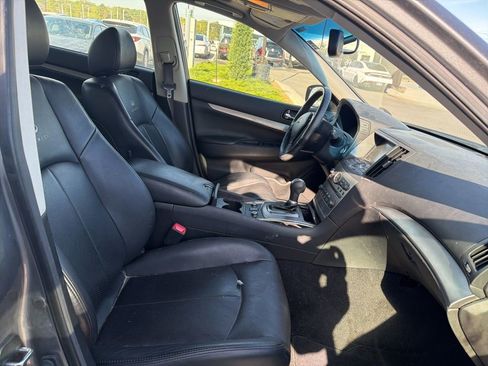 Used 2013 INFINITI G37 x w/ Premium Pkg image 14