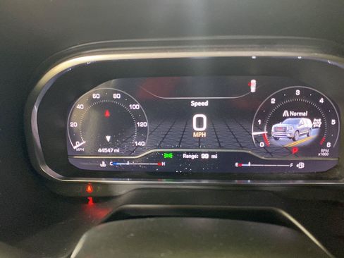 Used 2024 GMC Yukon AT4 w/ AT4 Premium Plus Package AWD/4WD image 2