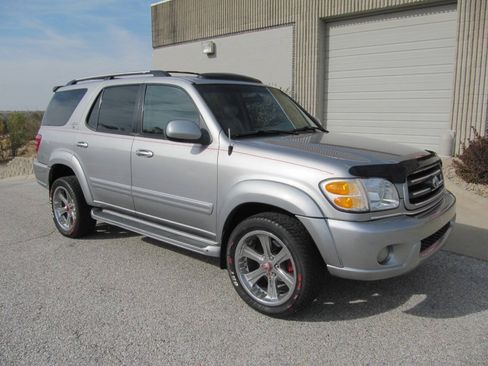 Used 2002 Toyota Sequoia SR5 AWD/4WD image 10
