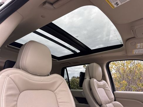 Used 2019 Lincoln Navigator L Reserve w/ Cargo Package image 28