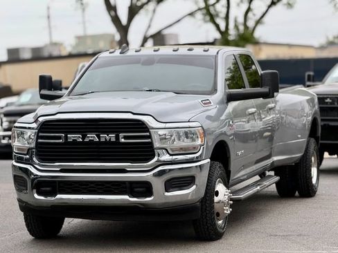 Used 2021 RAM 3500 Big Horn image 3