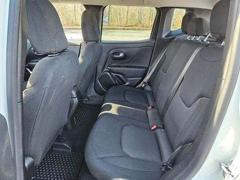 Used 2023 Jeep Renegade Latitude image 9