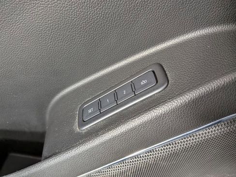 Used 2020 GMC Yukon XL SLT AWD/4WD image 11