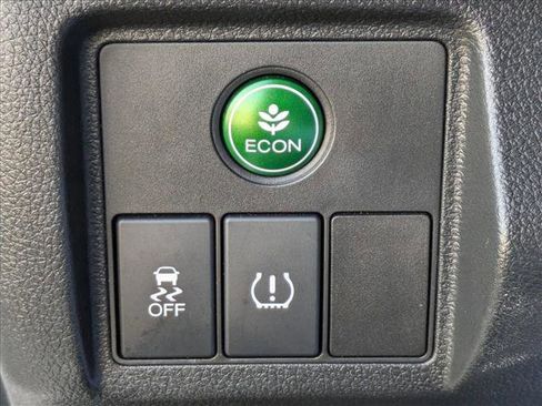 Used 2018 Honda HR-V EX-L image 10