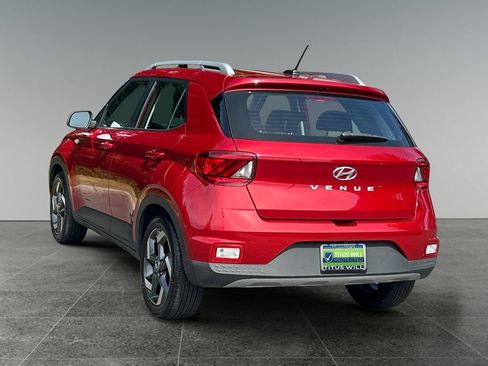 Used 2025 Hyundai Venue SEL FWD image 7