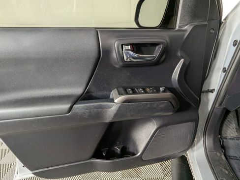 Used 2021 Toyota Tacoma TRD Sport image 24