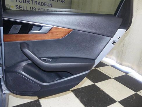 Used 2023 Audi A4 2.0T Premium w/ Convenience Package image 28