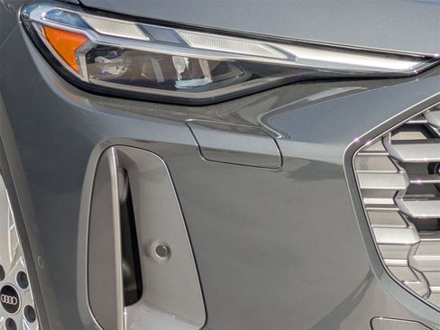 New 2025 Audi Q5 Premium image 16