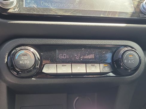 Used 2024 Nissan Kicks SR w/ Interior Electronics Package image 24