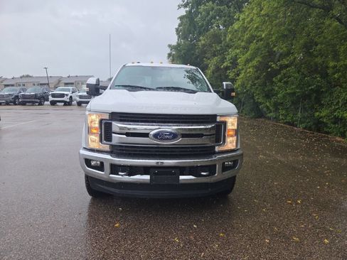Used 2019 Ford F250 XLT w/ XLT Premium Package AWD/4WD image 8