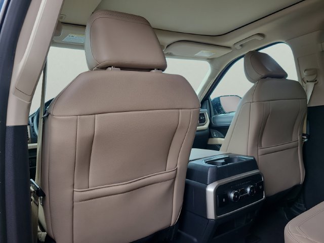 Used 2024 Ford Expedition Max Limited AWD/4WD image 9