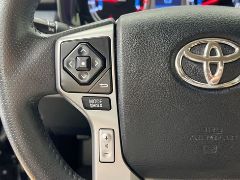 Used 2016 Toyota 4Runner SR5 image 18