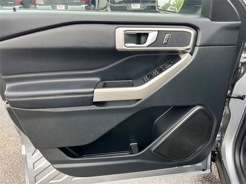 Used 2023 Ford Explorer XLT w/ Equipment Group 202A image 30