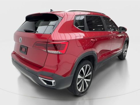 Used 2022 Volkswagen Taos SE FWD image 7