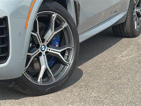 New 2026 BMW X5 xDrive50e w/ M Sport Package image 3